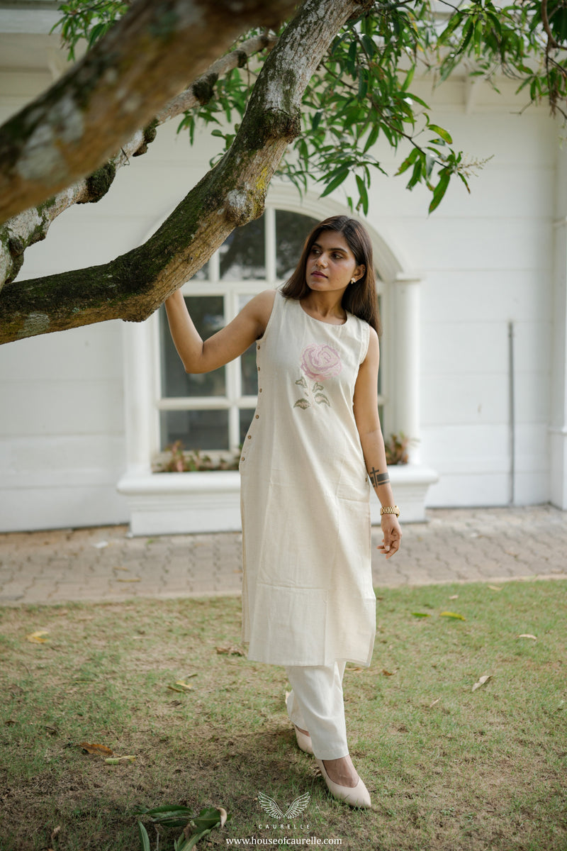 Rose Motif Sleeveless Kurta Set
