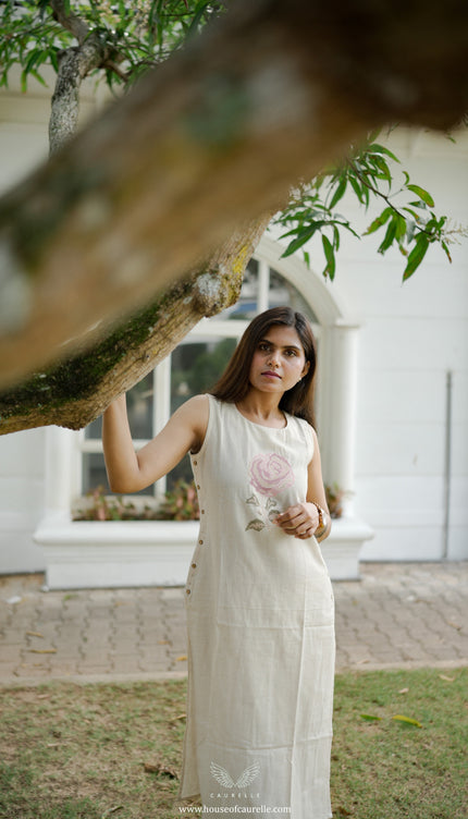 Rose Motif Sleeveless Kurta Set