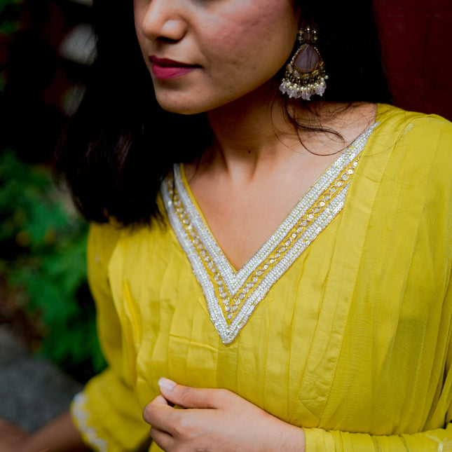 Sunlit V-Neck Salwar Set