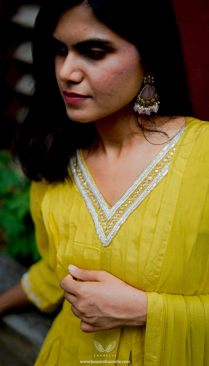 Sunlit V-Neck Salwar Set